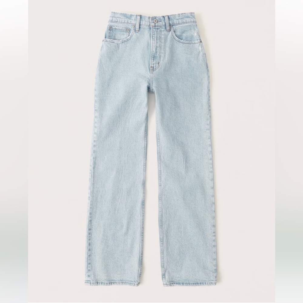 Abercrombie & Fitch Curve Love High Rise 90s Relaxed Jean in Light